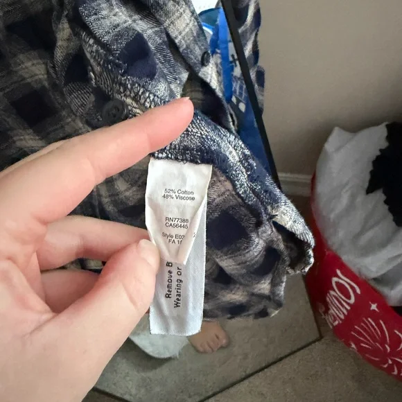 Madewell Navy and Cream Plaid Flannel - Picture 4 of 5